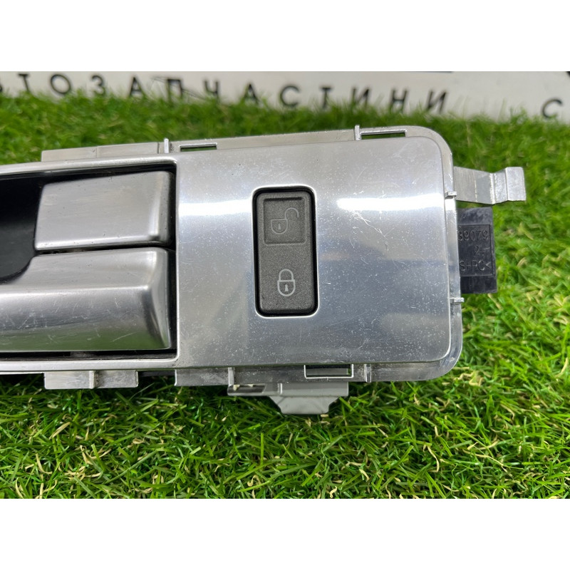 Ручка двери внутренняя (салон) Land Rover Discovery L319 ah2214017aa