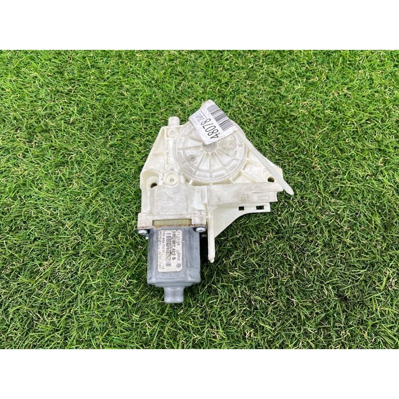 Мотор стеклоподъемника (электрика) Volkswagen Golf 1K 2.5 1k3837402s