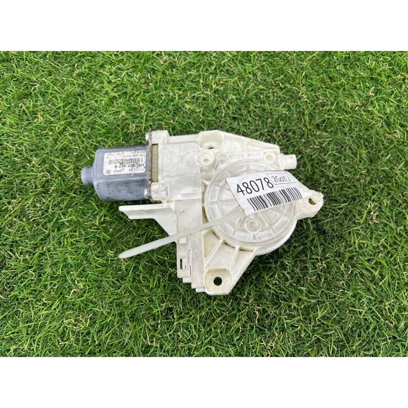 Мотор стеклоподъемника (электрика) Volkswagen Golf 1K 2.5 1k3837402s