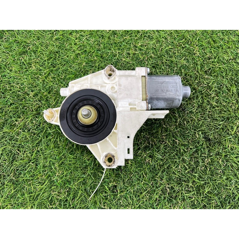 Мотор стеклоподъемника (электрика) Volkswagen Golf 1K 2.5 1k3837402s