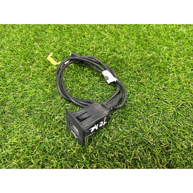 Разьем USB (электрика) Jeep Cherokee KL 2014 2.4 68145140ac