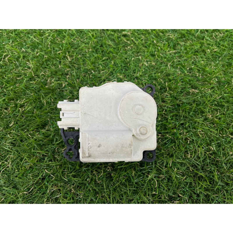 Привод заслонки отопителя (отопление и кондиционирование) Dodge Durango WD 2015 5.7 HEMi 68232703AA