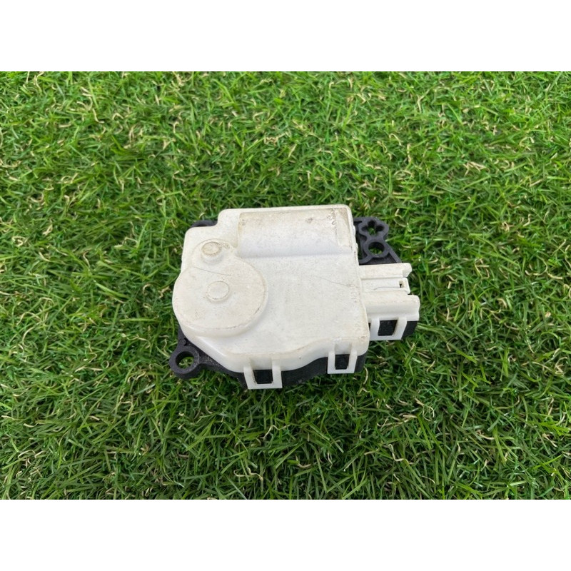 Привод заслонки отопителя (отопление и кондиционирование) Dodge Durango WD 2015 5.7 HEMi 68232703AA