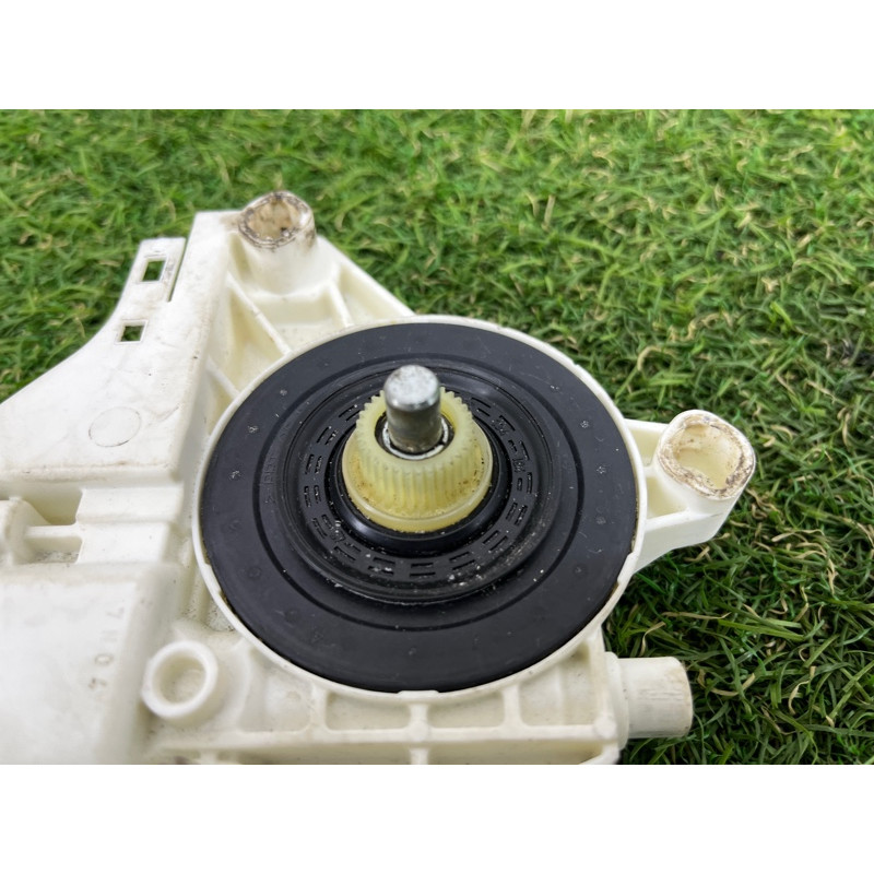 Мотор стеклоподъемника (электрика) Volkswagen Golf 1K 2.5 1k3837401s