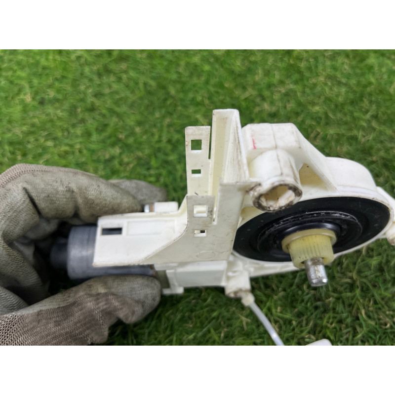 Мотор стеклоподъемника (электрика) Volkswagen Golf 1K 2.5 1k3837401s