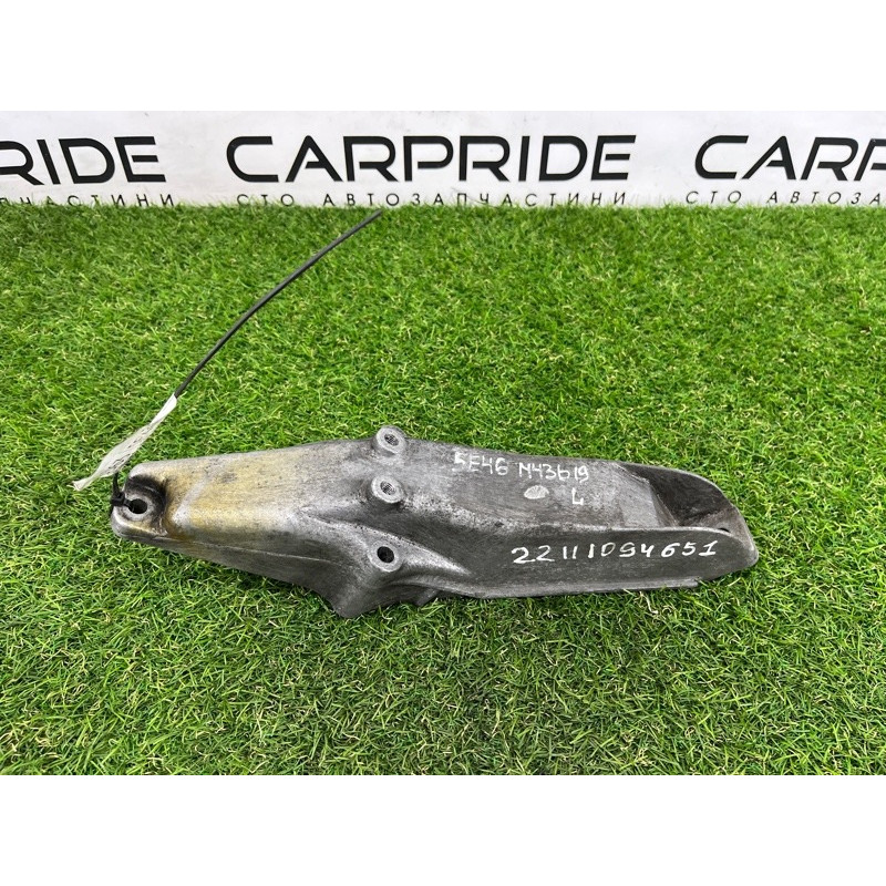 Кронштейн подушки двигателя (кронштейны двигателя) BMW 3-series E46 M43b18 22111094651