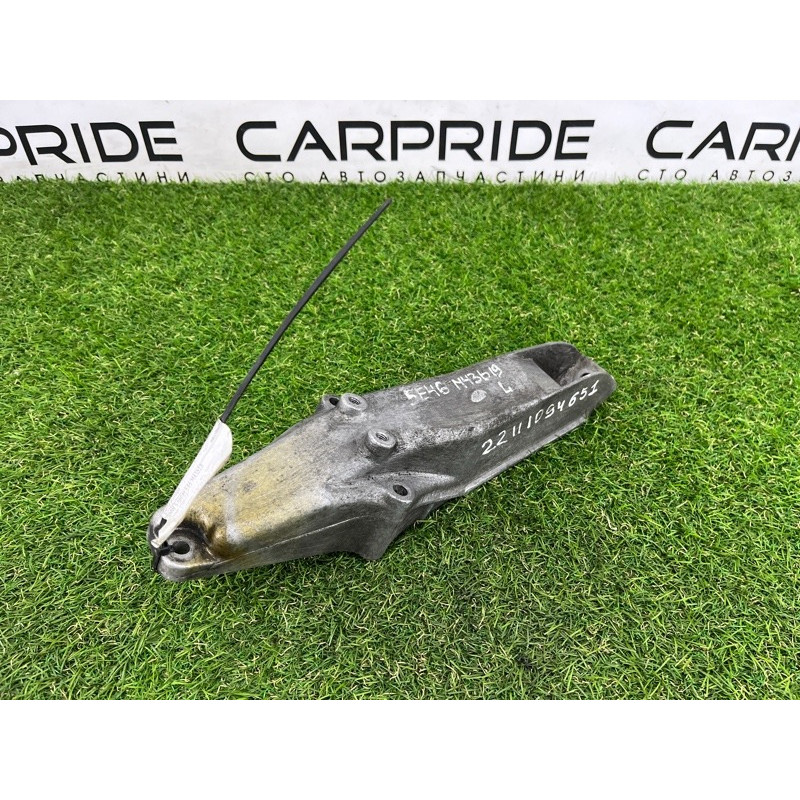 Кронштейн подушки двигателя (кронштейны двигателя) BMW 3-series E46 M43b18 22111094651