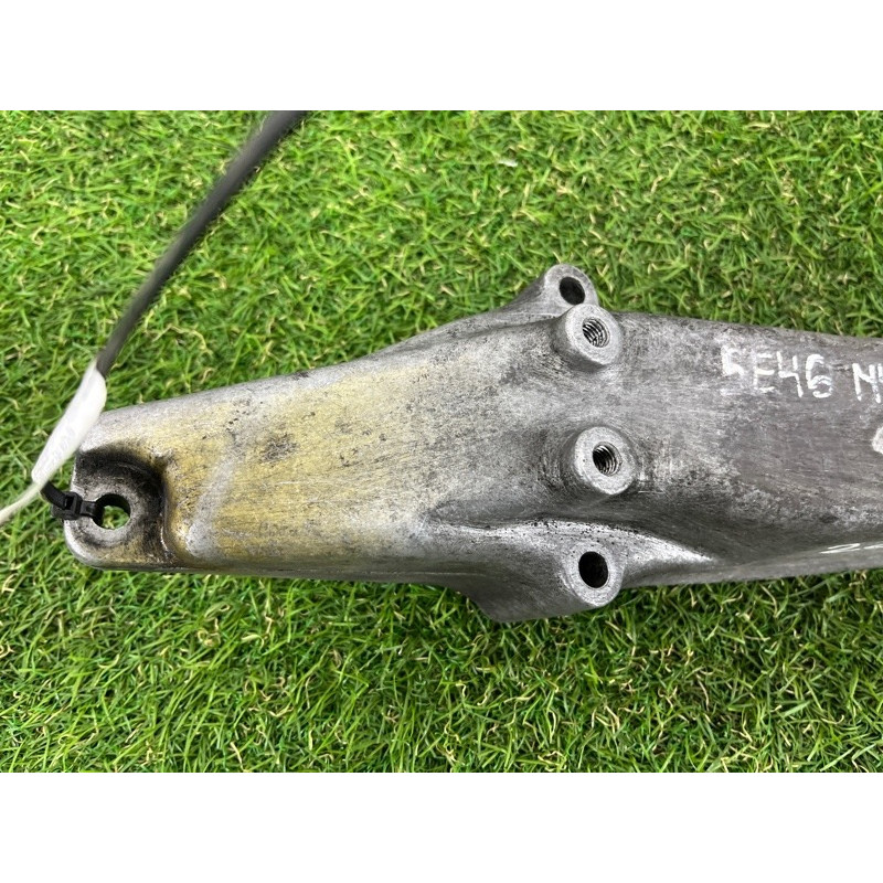 Кронштейн подушки двигателя (кронштейны двигателя) BMW 3-series E46 M43b18 22111094651