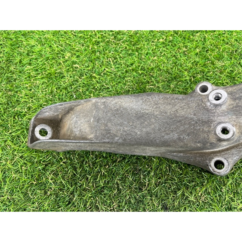 Кронштейн подушки двигателя (кронштейны двигателя) BMW 3-series E46 1998 M43b18 22111094651