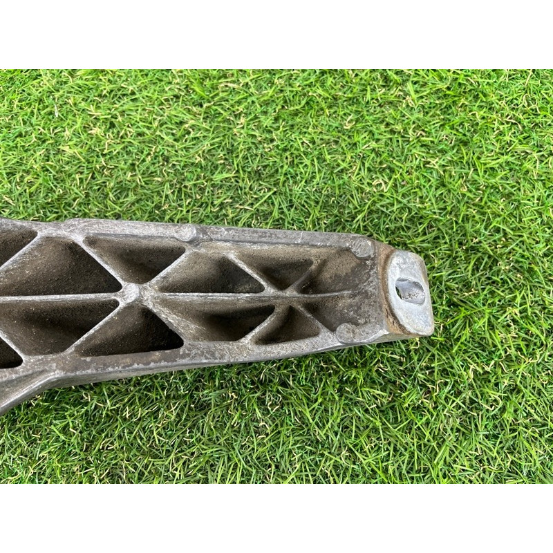 Кронштейн подушки двигателя (кронштейны двигателя) BMW 3-series E46 1998 M43b18 22111094651