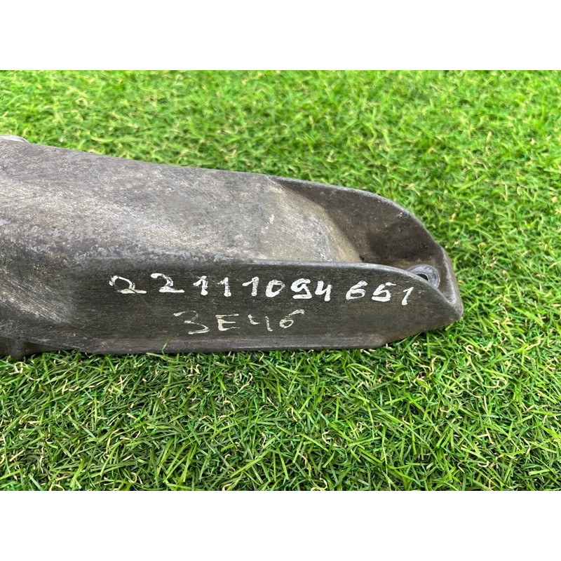 Кронштейн подушки двигателя (кронштейны двигателя) BMW 3-series E46 1998 M43b18 22111094651