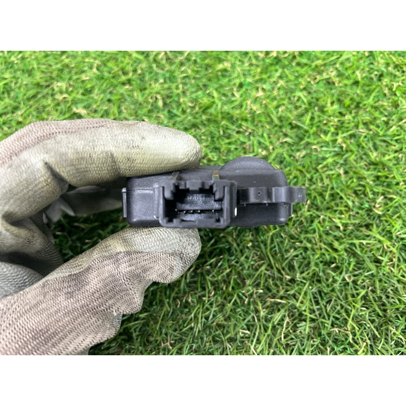 Привод заслонки отопителя (отопление и кондиционирование) Ford Fusion MK5 GS7H19E616CA