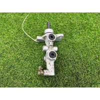 Головний гальмівний циліндр