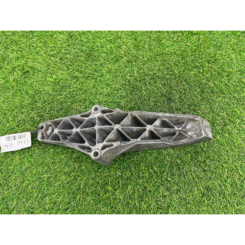 Кронштейн подушки двигателя (кронштейны двигателя) BMW 3-series E46 1999 M43B19 22111094651