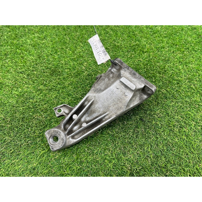 Кронштейн подушки двигателя (кронштейны двигателя) BMW 5-series E39 22116751582