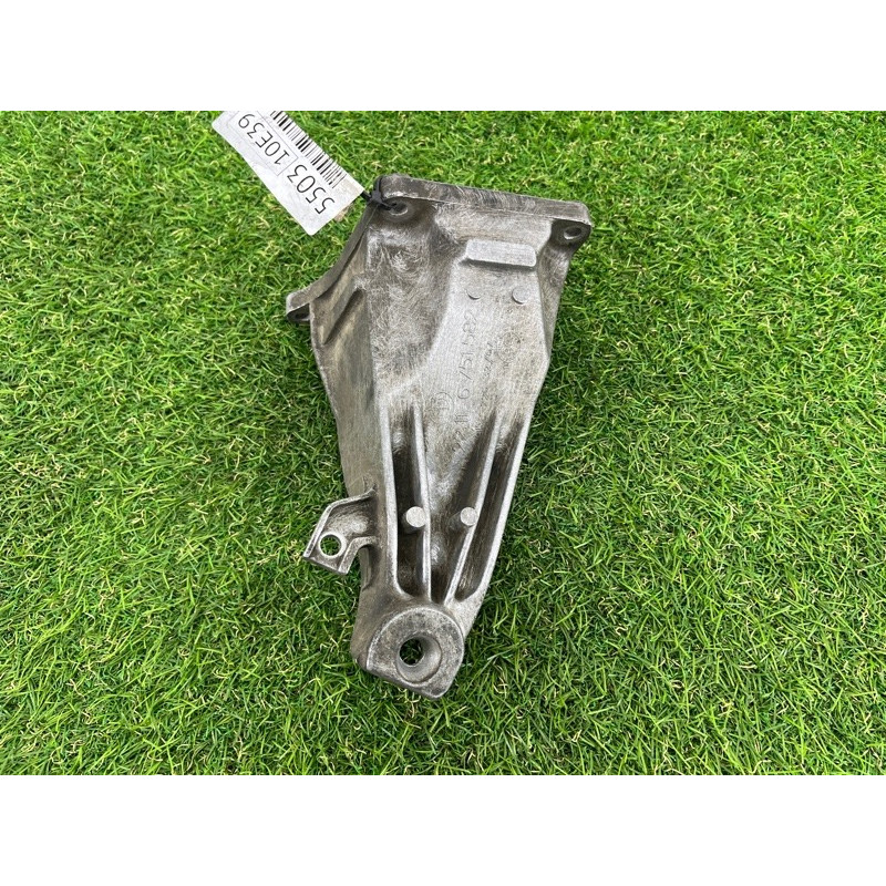 Кронштейн подушки двигателя (кронштейны двигателя) BMW 5-series E39 22116751582