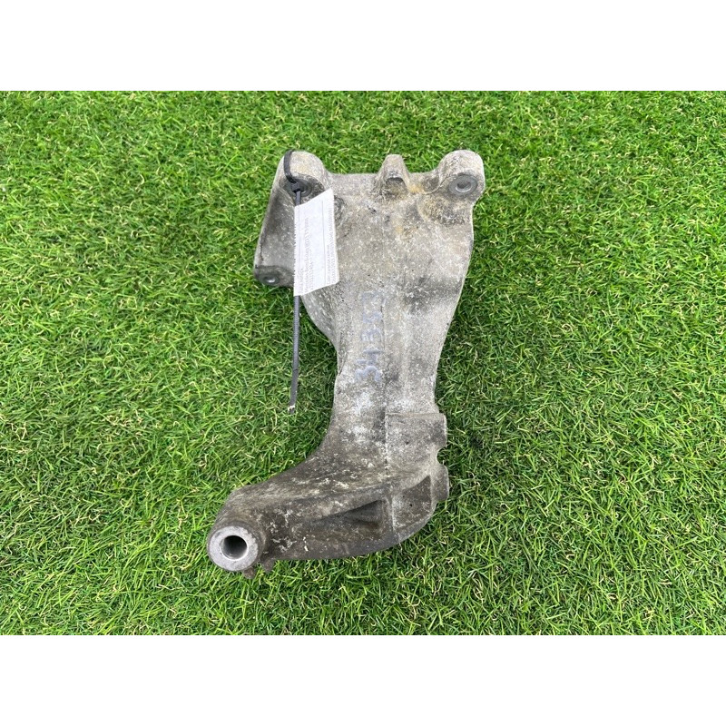 Кронштейн подушки двигателя (кронштейны двигателя) Mercedes-Benz E-class W211 2008 3.5 a2722232404