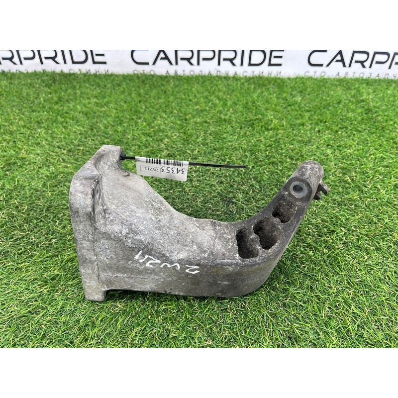 Кронштейн подушки двигателя (кронштейны двигателя) Mercedes-Benz E-class W211 2008 3.5 a2722232404