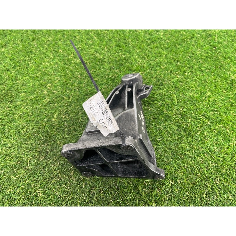 Кронштейн подушки двигателя (кронштейны двигателя) BMW 5-series E39 2001 M47D20 22116751582