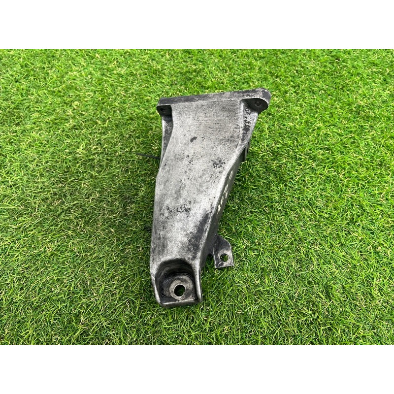 Кронштейн подушки двигателя (кронштейны двигателя) BMW 5-series E39 2001 M47D20 22116751582