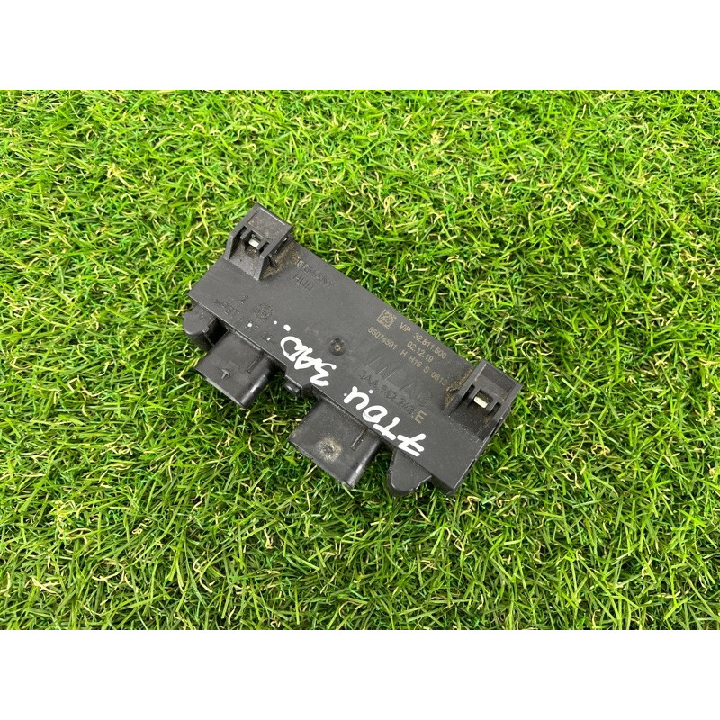 Блок управления крышки багажника (электрика / блок управления) Volkswagen Touareg FL 2015 3.6 3AA962243E