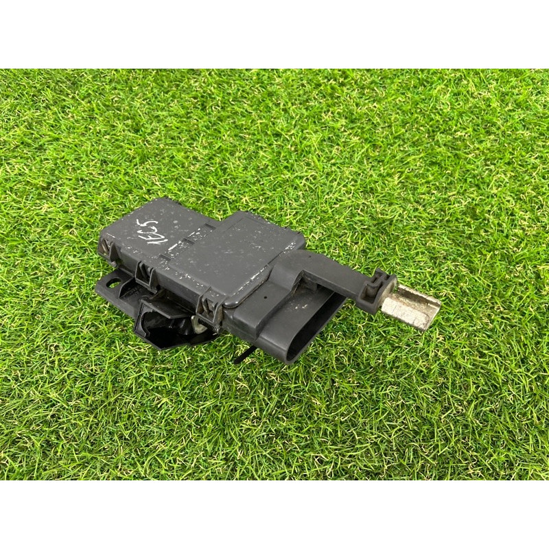 Блок предохранителей (электрика) BMW 7-series E65 N62B44 61138385164