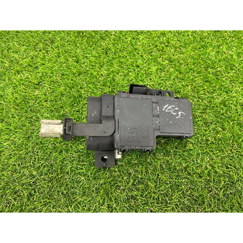 Блок предохранителей (электрика) BMW 7-series E65 N62B44 61138385164