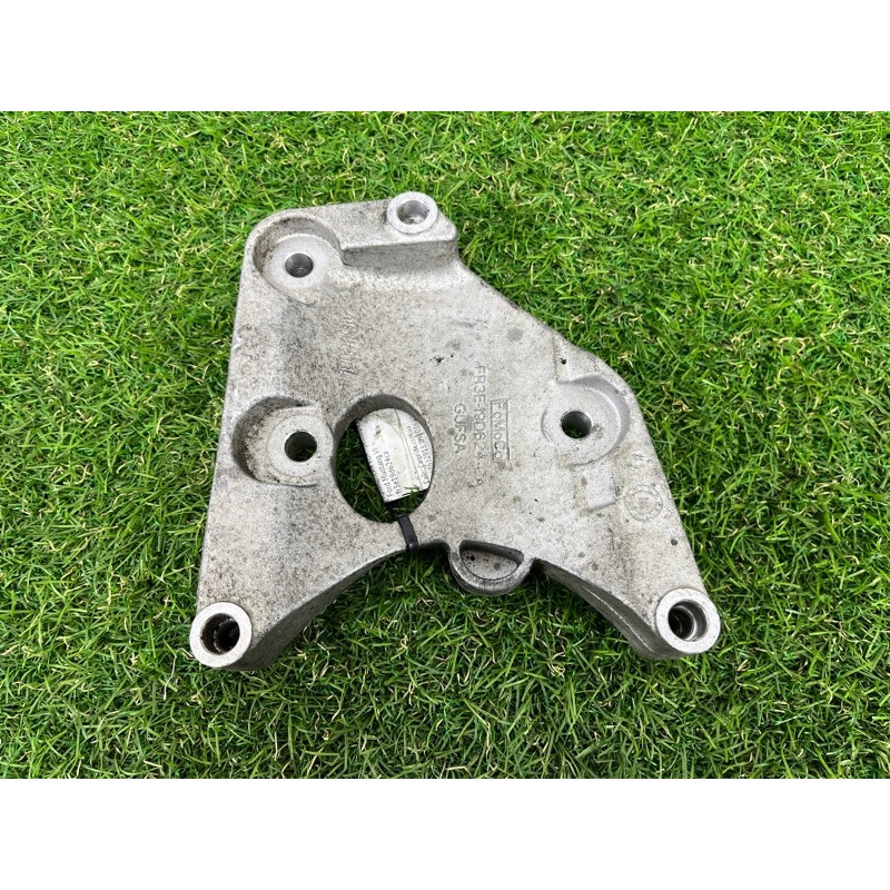 Кронштейн компрессора кондиционера (кронштейны двигателя) Ford Mustang MK6 fr3e19d624ca