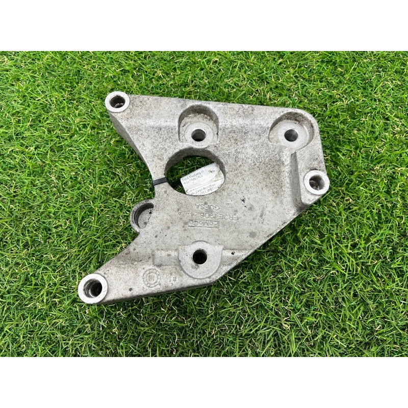 Кронштейн компрессора кондиционера (кронштейны двигателя) Ford Mustang MK6 fr3e19d624ca