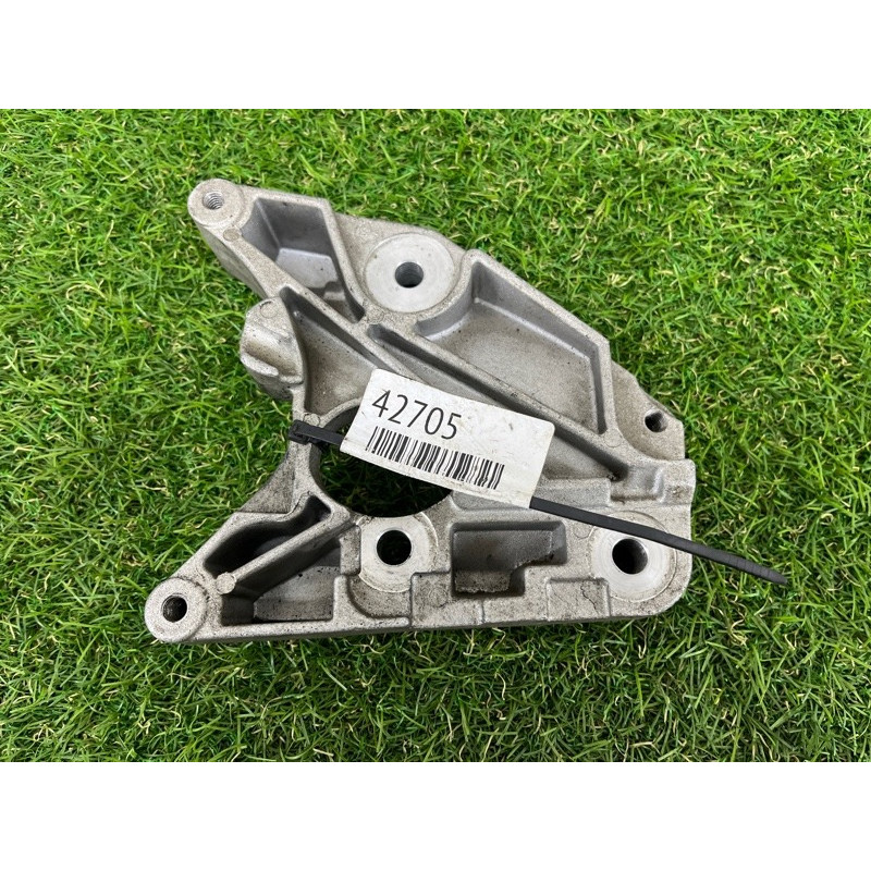 Кронштейн компрессора кондиционера (кронштейны двигателя) Ford Mustang MK6 fr3e19d624ca