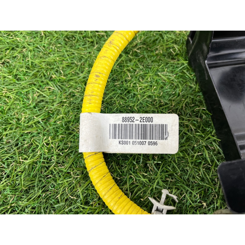 Датчик присутствия пассажира (электрика / датчики) Hyundai Tucson JM 2007 889502e000