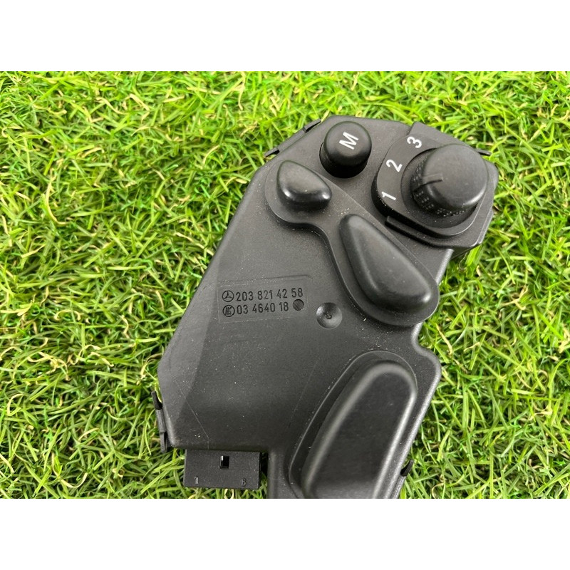 Кнопка регулировки сиденья (электрика / кнопки) Mercedes-Benz C-class W203 2007 3.0 a2038214258