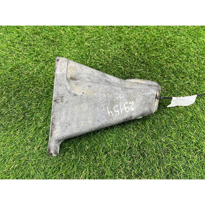 Кронштейн двигателя (кронштейны двигателя) BMW 5-series F10 2011 N63B44 22116777621