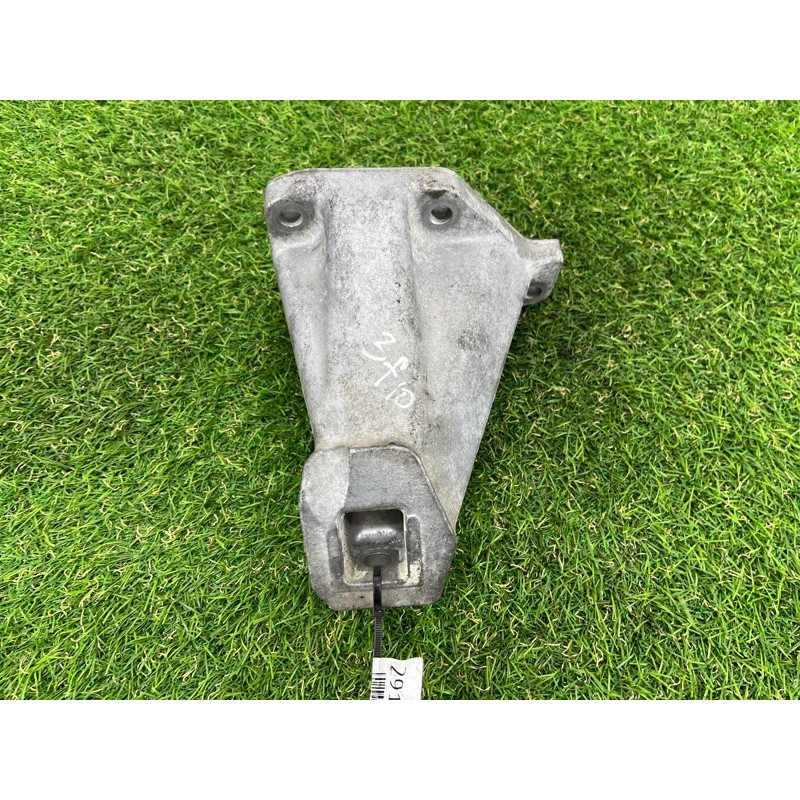 Кронштейн двигателя (кронштейны двигателя) BMW 5-series F10 2011 N63B44 22116777621