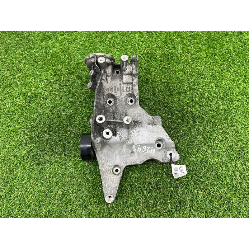 Кронштейн генератора (кронштейны двигателя) Volkswagen Tiguan 5N 2.0 06j903143ag