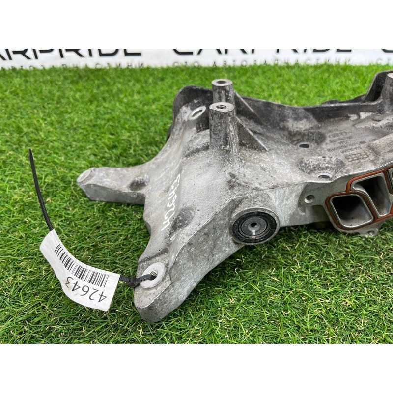 Кронштейн генератора (кронштейны двигателя) Volkswagen Tiguan 5N 2.0 06j903143ag