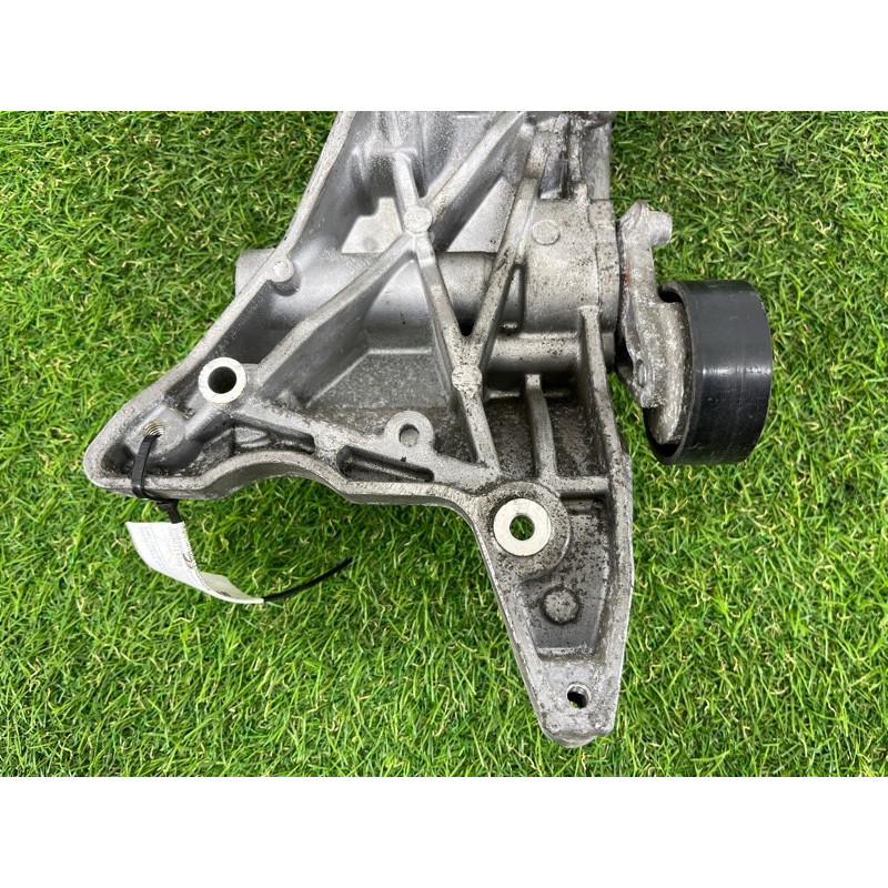 Кронштейн генератора (кронштейны двигателя) Volkswagen Tiguan 5N 2.0 06j903143ag