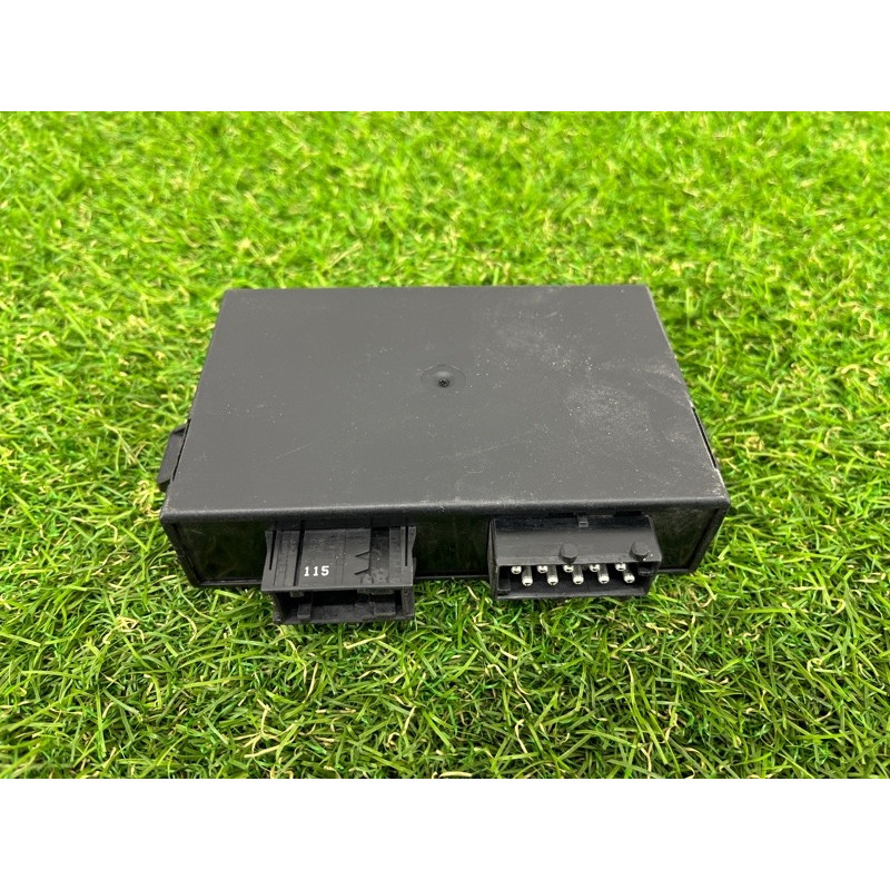 Блок управління люком (електрика / блоки управління) BMW 5-series E34 61358351669