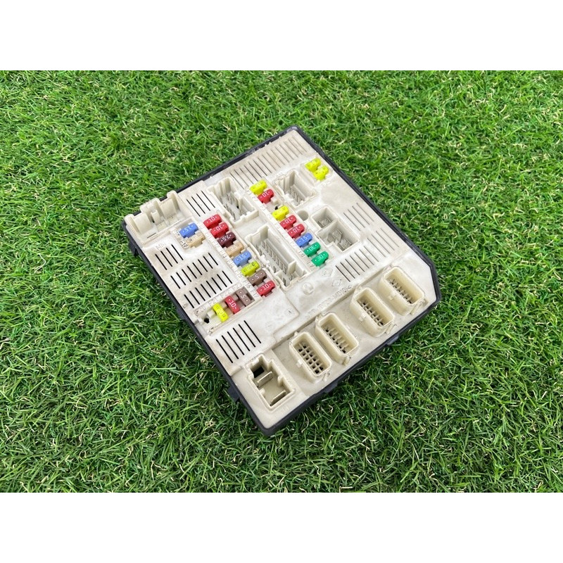 Блок предохранителей (электрика) Renault Megane 3 2009 1.5 284b60008r