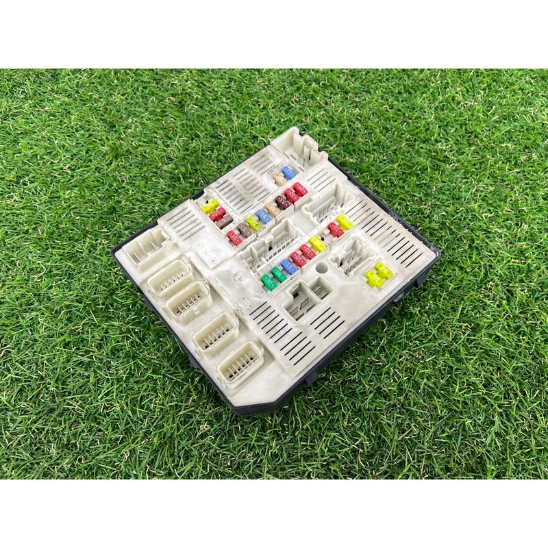 Блок предохранителей (электрика) Renault Megane 3 2009 1.5 284b60008r