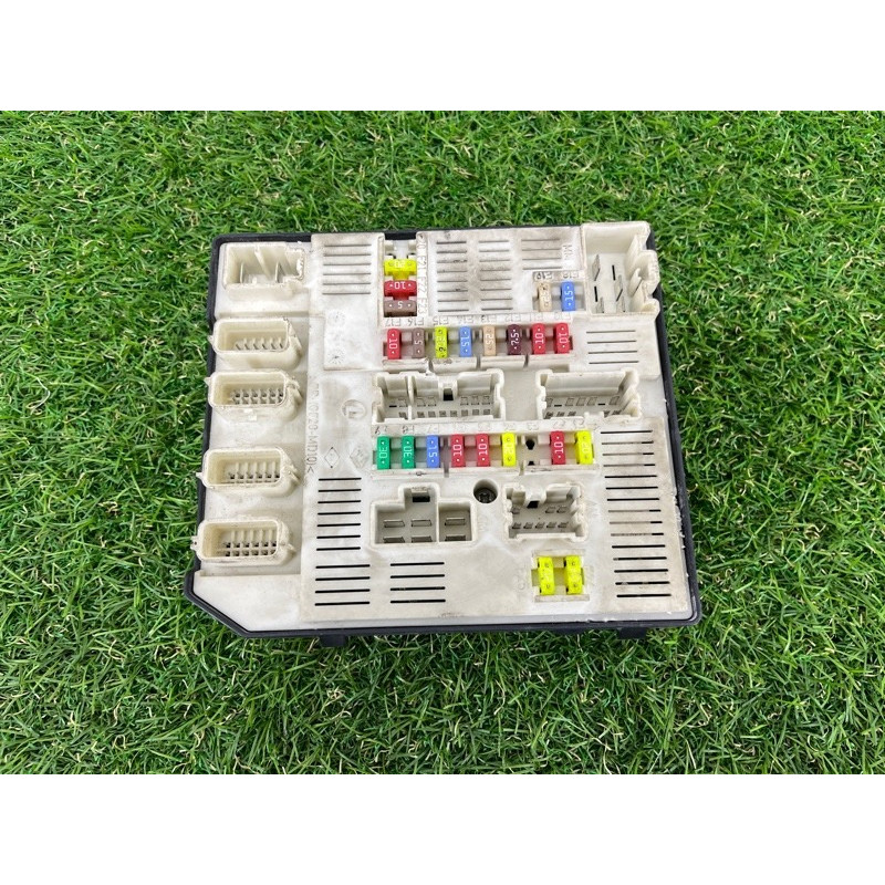 Блок предохранителей (электрика) Renault Megane 3 2009 1.5 284b60008r