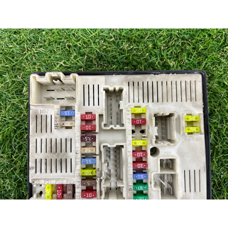 Блок предохранителей (электрика) Renault Megane 3 2009 1.5 284b60008r