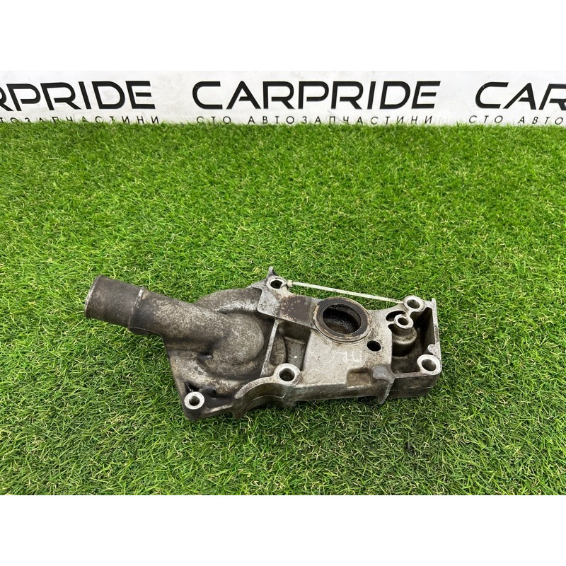 Корпус помпы (система охлаждения) Ford Transit Connect 1 2005 1.8L 1114354