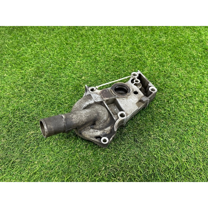 Корпус помпы (система охлаждения) Ford Transit Connect 1 2005 1.8L 1114354