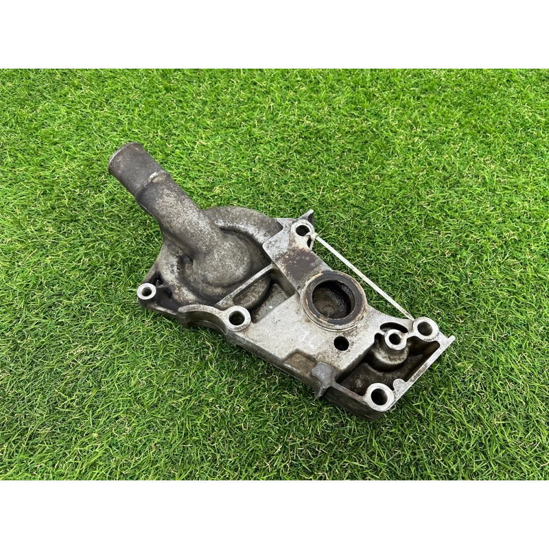 Корпус помпы (система охлаждения) Ford Transit Connect 1 2005 1.8L 1114354