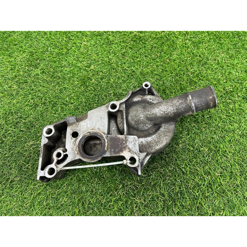 Корпус помпы (система охлаждения) Ford Transit Connect 1 2005 1.8L 1114354