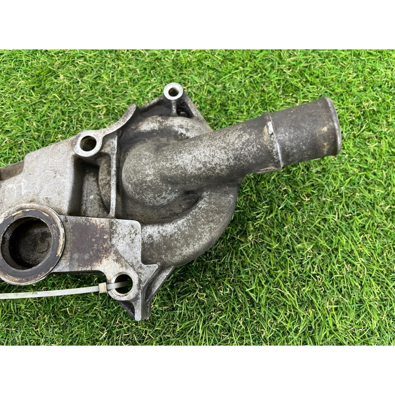 Корпус помпы (система охлаждения) Ford Transit Connect 1 2005 1.8L 1114354