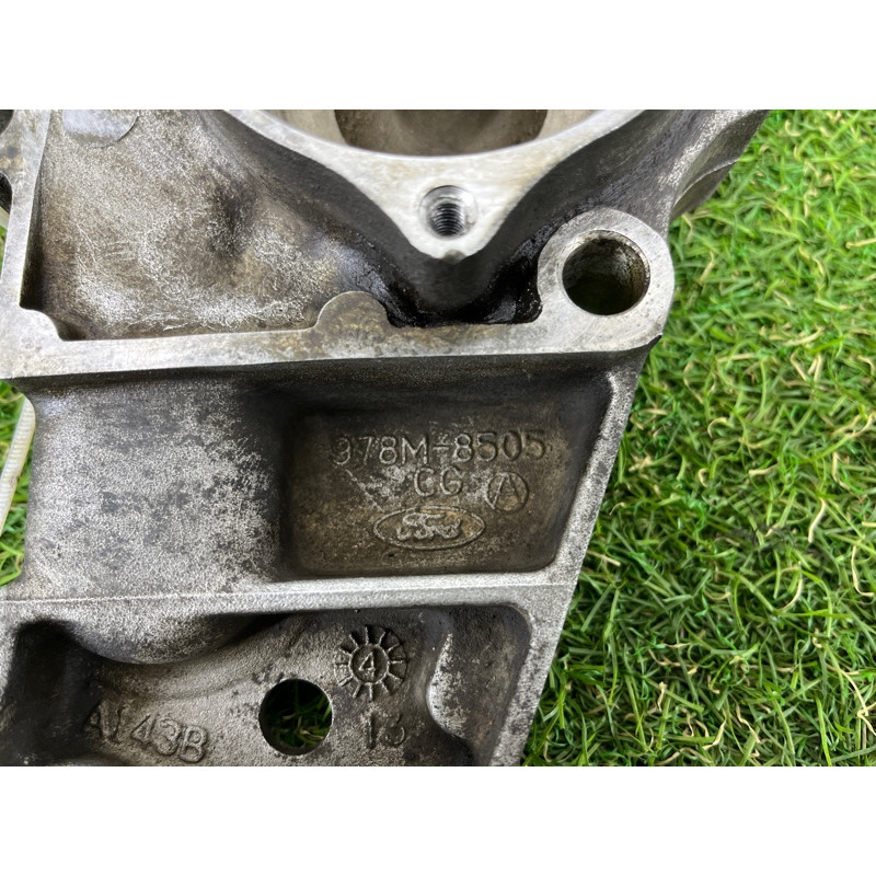 Корпус помпы (система охлаждения) Ford Transit Connect 1 2005 1.8L 1114354