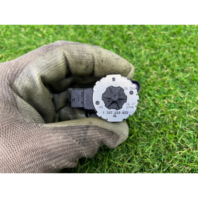 Корректор фары (оптика) Bmw 5-series E60 1307220033