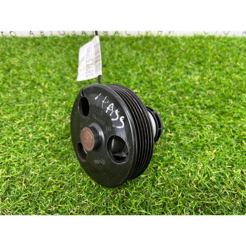 Помпа (система охлаждения) Volkswagen Passat B7 2013 2.5 07k121029